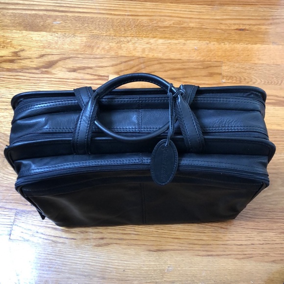 Genuine Leather Wilson’s Briefcase Never Used - Picture 5 of 16